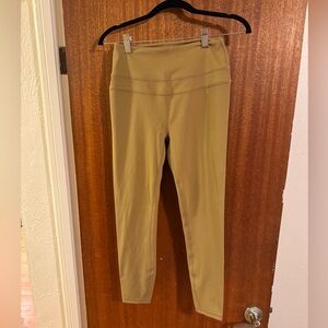 Varley Gravity Grey 25” yoga pants. Never been worn!